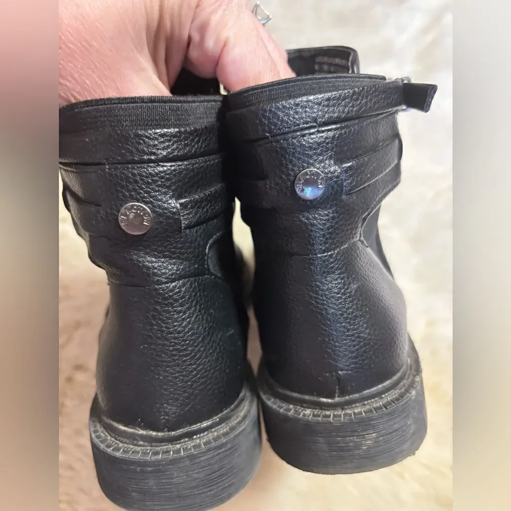 Kenneth Cole Reaction Womens Wind Lug Buckle Leather Booties size 6